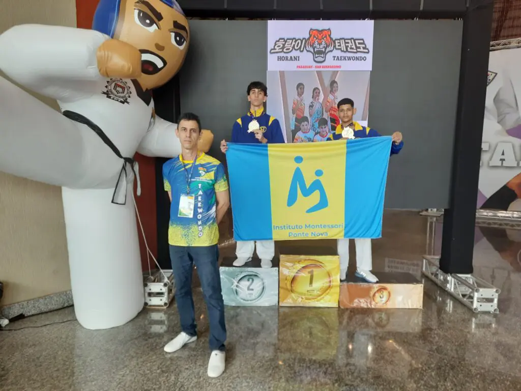 1 Matheus e Enzo recebemdo medalha na Copa América de TKD 14 10 2023