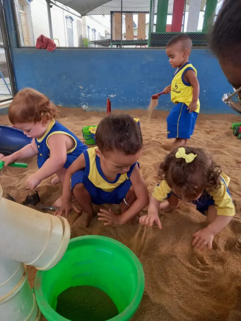 806fb253-4543-4e9a-ab79-9ca15a9b8921